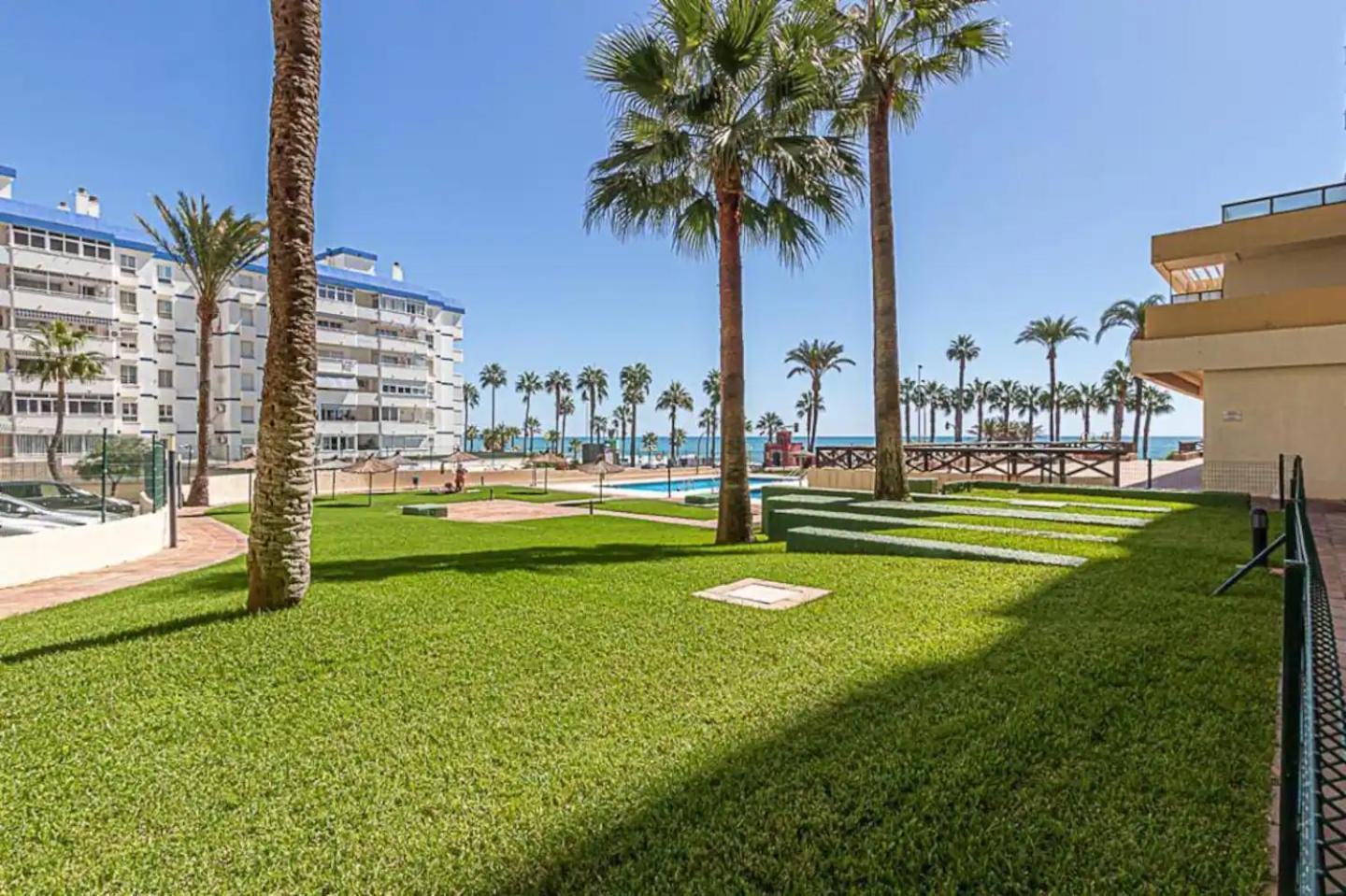 Encantador Apartamento En Primera Linea De Playa 베날마데나코스타 외부 사진